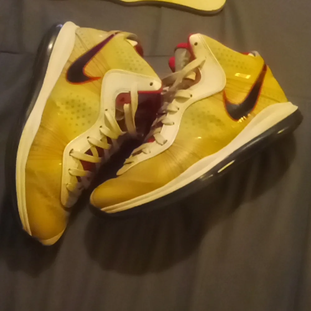 Labron 8 V2 - Picture 1 of 14